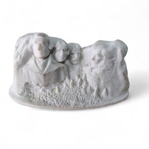 Vtg Mount Rushmore Cave Souvenir Statute Figurine Keystone SD‎ Travel
